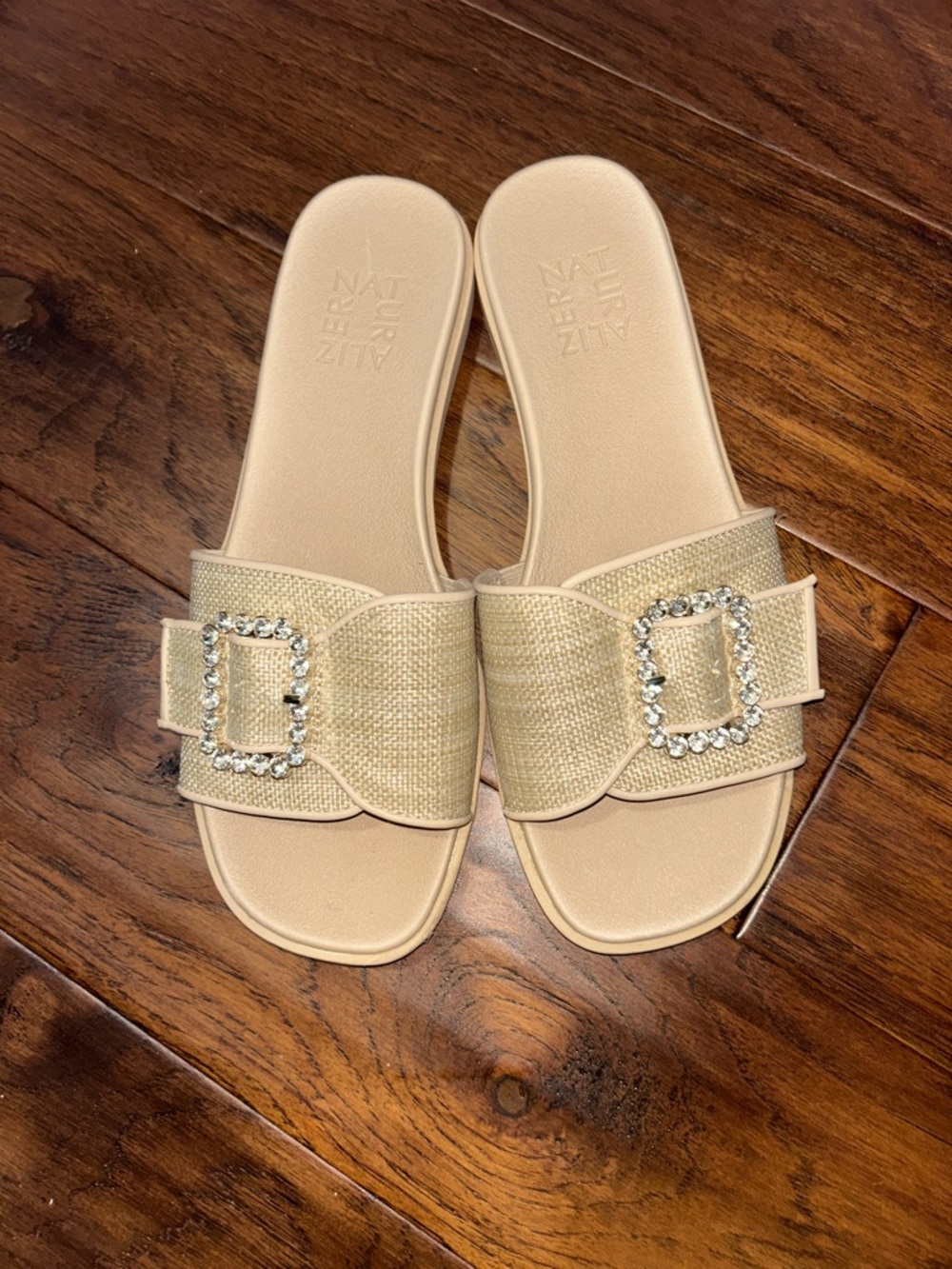 Naturalizer sandals size 9 Olivia